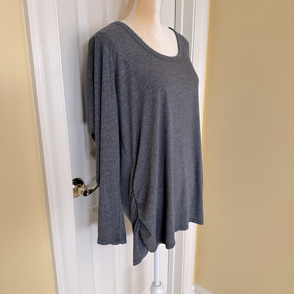 🎉Host Pick🎉 Lane Bryant Top - Picture 2 of 3